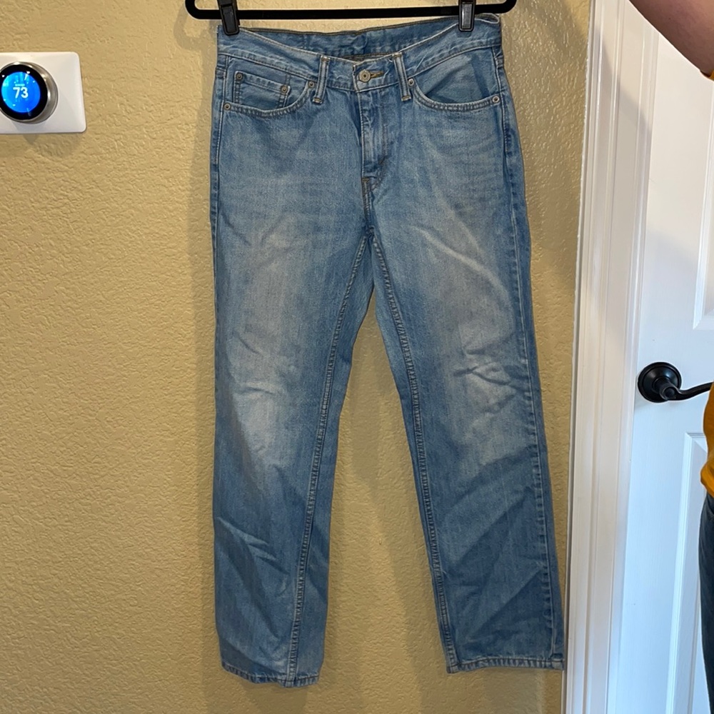 Hey y’all, selling my Levi’s due to them not fitting.